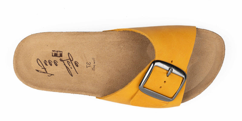 Leather band slipper with large buckle