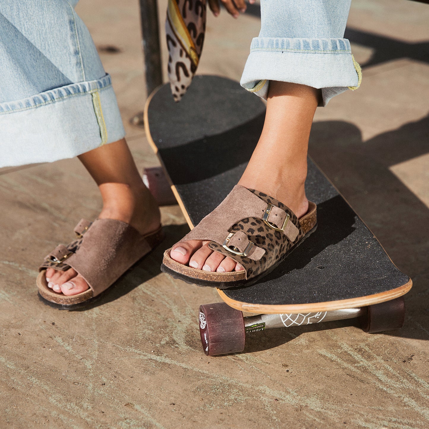 Ciabatta Donna in Pelle Scamosciata e Animalier con Doppia Fibbia