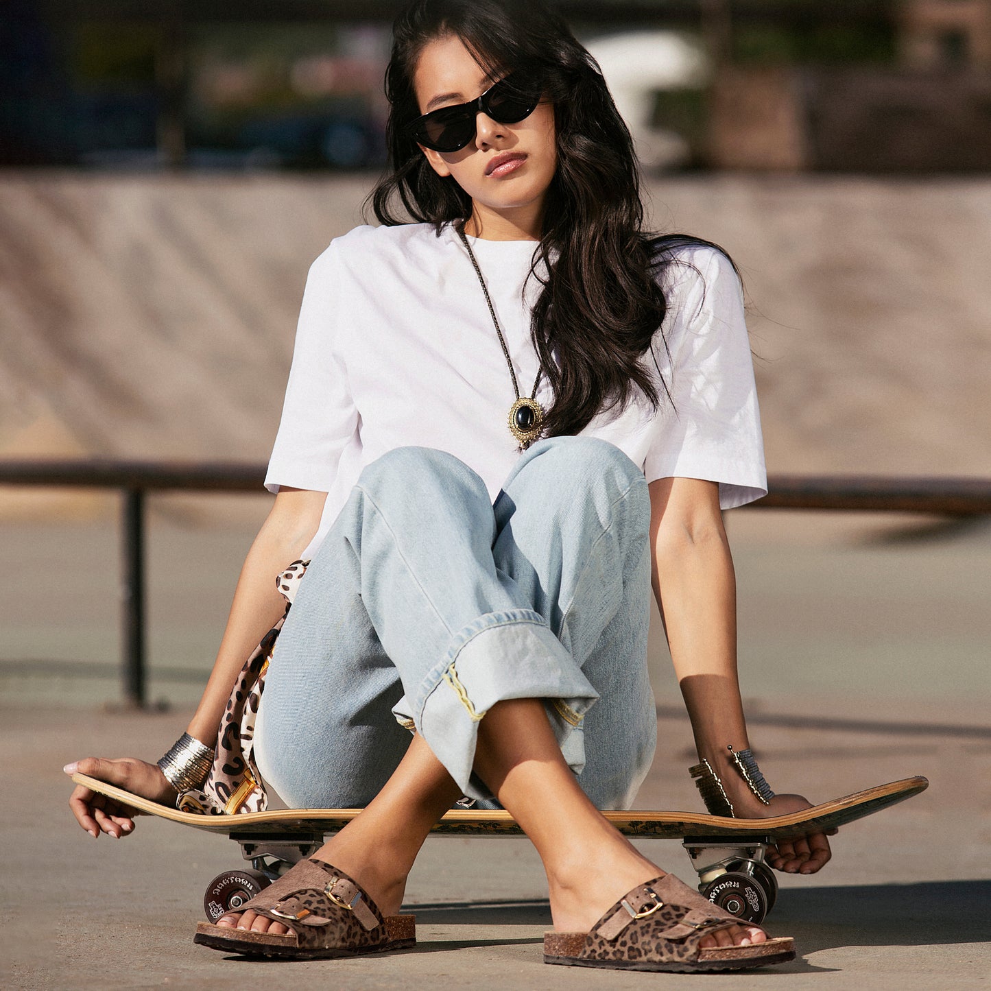 Ciabatta Donna in Pelle Scamosciata e Animalier con Doppia Fibbia