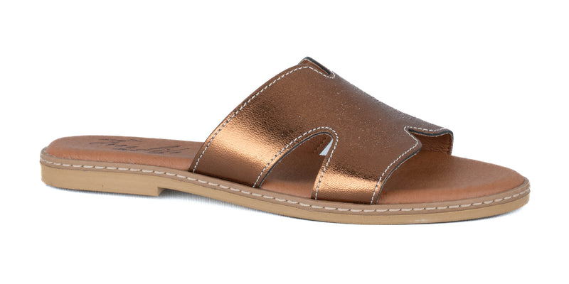 Slipper with leather band