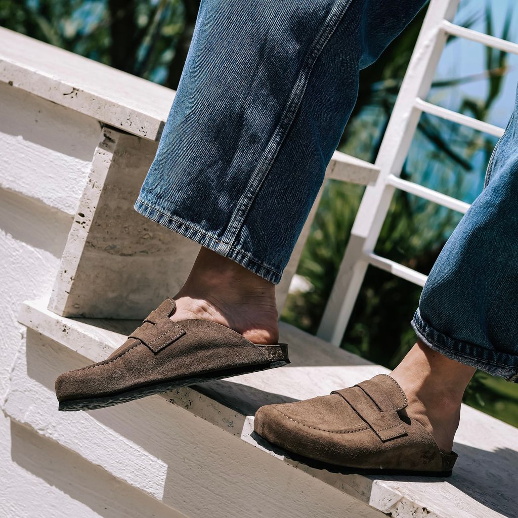 KHAKI